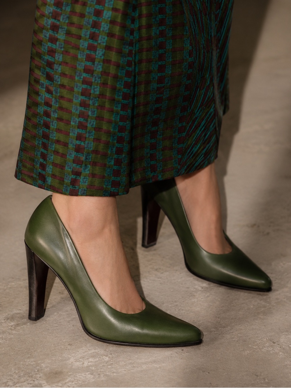 Prada Vintage Green Leather Classic Pointed Pumps